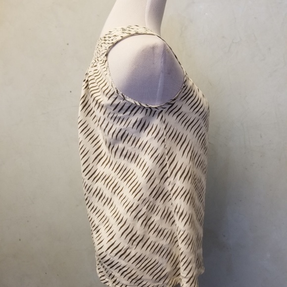 Banana republic silk top (D19) - Picture 8 of 8